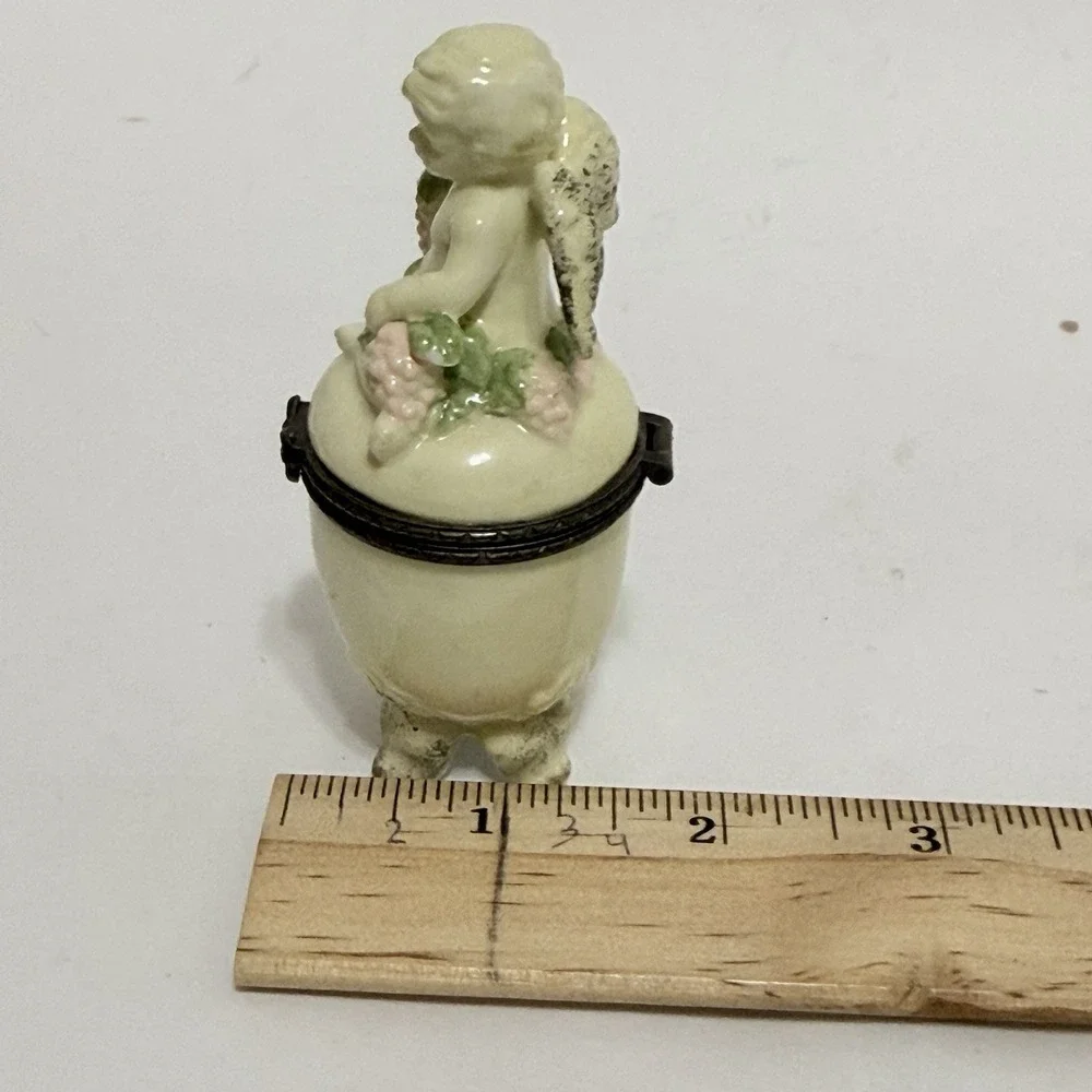 Vintage Midwest of Cannon Falls Cherub Grapes Porcelain Hinged Trinket Box 4